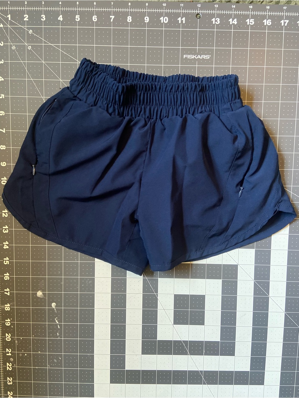 Navy Blue Girls Athletic Shorts 9/10with Elastic Waist Zip Pockets